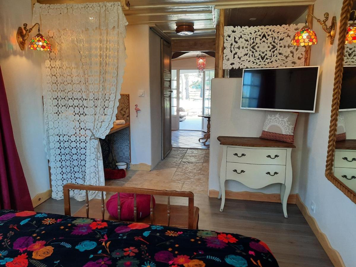 Mas Fandelou Bed & Breakfast Saintes-Maries-de-la-Mer Exterior photo